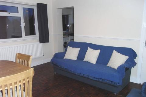 1 bedroom semi-detached house to rent, Wokingham Road, Earley, Reading