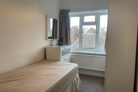 1 bedroom semi-detached house to rent, Wokingham Road, Earley, Reading