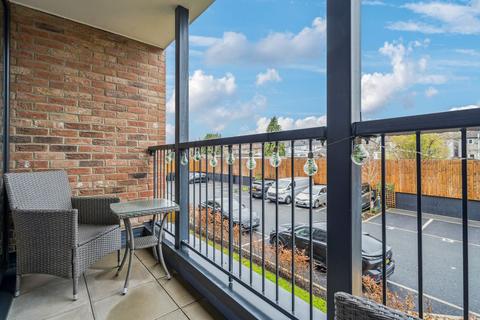 2 bedroom flat for sale, St. Albans Road, Sloane Court, WD24