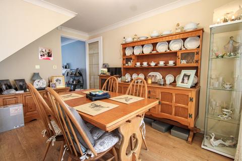 4 bedroom detached house for sale, Shackleton Close, Shortstown, Bedford