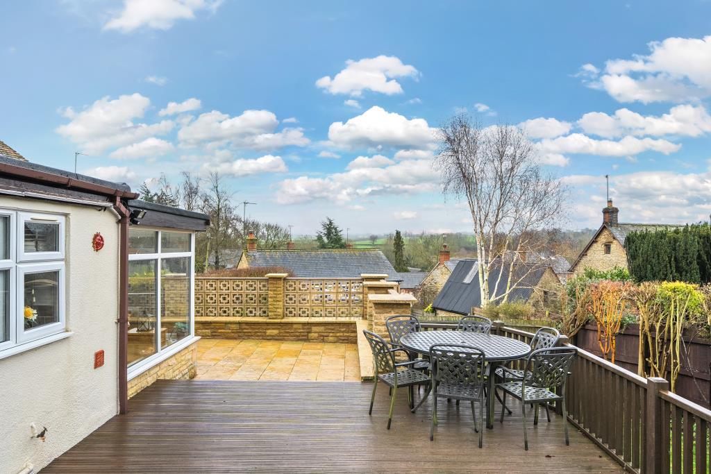 Entertaining Patio and decking area