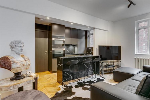 1 bedroom apartment to rent, Park Crescent, London W1B