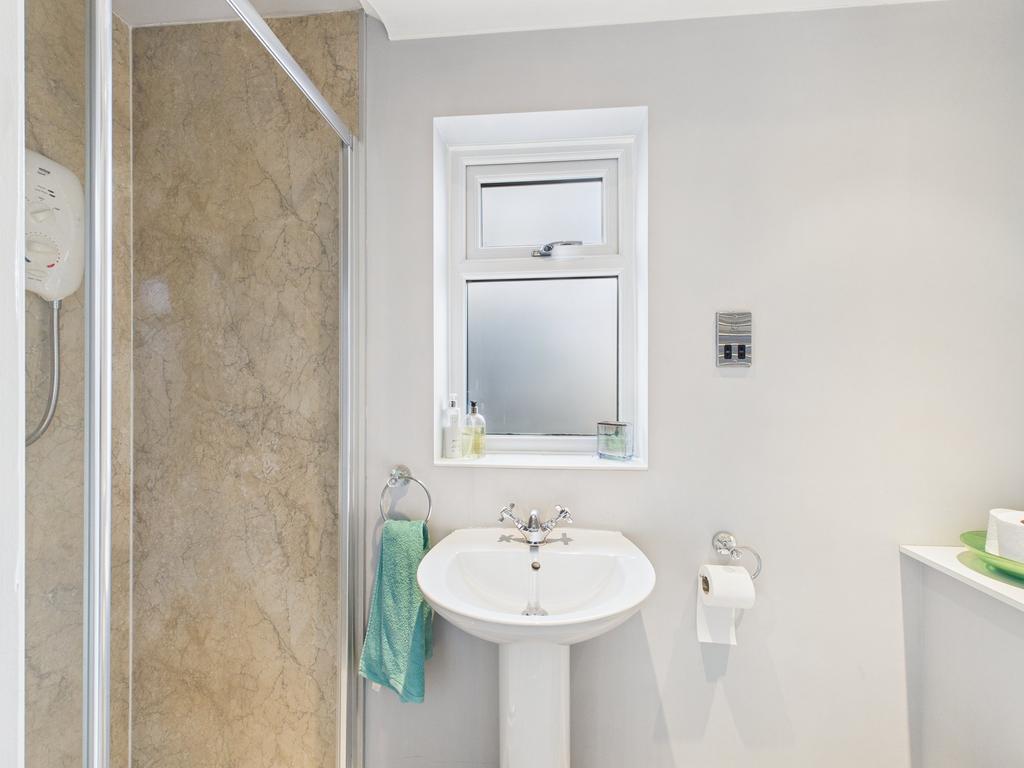 Bed 5 Ensuite