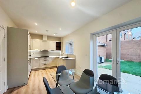 3 bedroom detached house to rent, Oakdale Road, Maidenhead, Berkshire, SL6