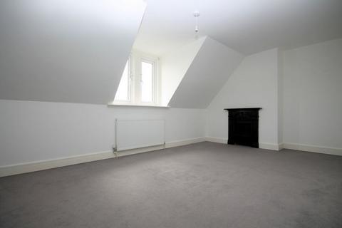 2 bedroom flat to rent, 8-10 West Avenue, Clacton-on-Sea CO15