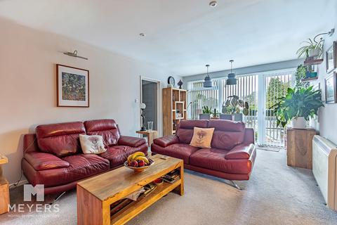 2 bedroom flat for sale, Woodlands Court, Charminster Road, Bournemouth, BH8 9SA