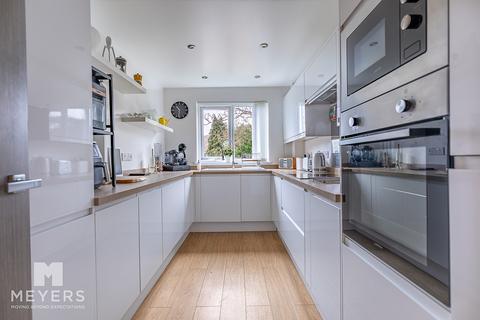 2 bedroom flat for sale, Woodlands Court, Charminster Road, Bournemouth, BH8 9SA