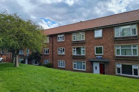 2 bedroom maisonette to rent - Regent Close, Leeds LS18