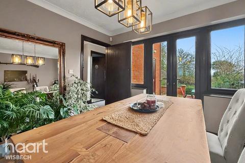 4 bedroom detached house for sale, The Bank, Parson Drove