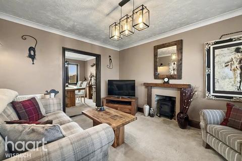 4 bedroom detached house for sale, The Bank, Parson Drove
