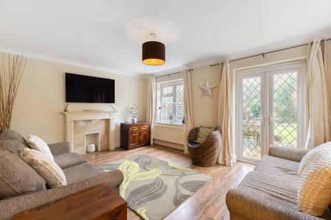 4 bedroom detached house for sale, Thorn Road, Farnham, Surrey, GU10