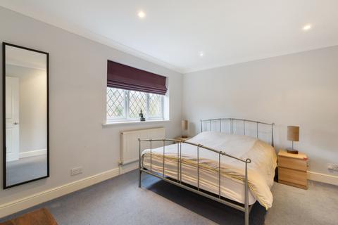 4 bedroom detached house for sale, Thorn Road, Farnham, Surrey, GU10