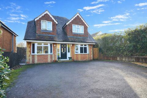 Thorn Road, Farnham, Surrey, GU10