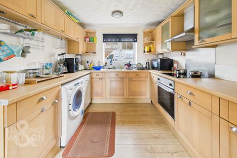 3 bedroom semi-detached house for sale, Swafield Street, Bowthorpe, Norwich
