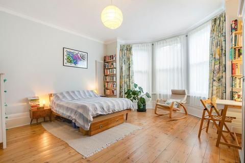 2 bedroom ground floor flat to rent, Devonshire Road, London SE23