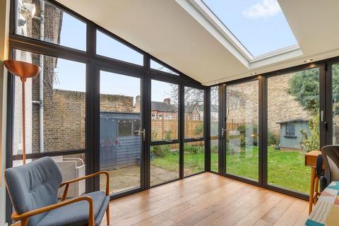 2 bedroom ground floor flat to rent, Devonshire Road, London SE23