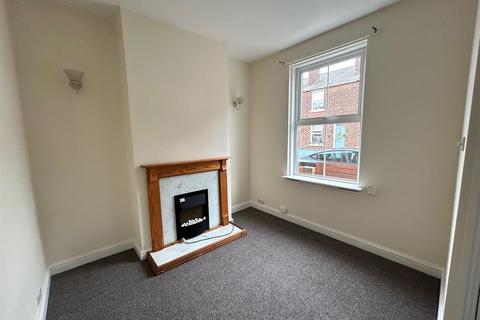 2 bedroom terraced house to rent, Seamer Street, Scarborough