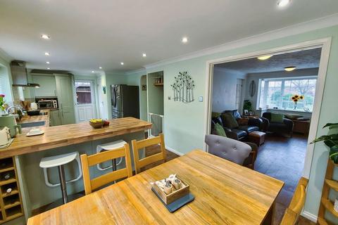 4 bedroom detached house for sale, Home Field Drive, Nursling, SO16