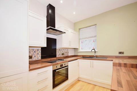 2 bedroom flat to rent, Gladys Avenue Portsmouth PO2