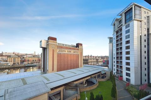 2 bedroom flat for sale, Baltic Quay, Quayside, Gateshead, NE8