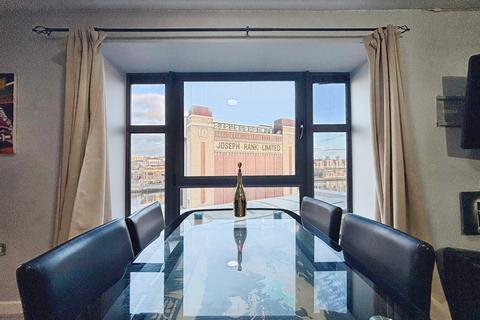 2 bedroom flat for sale, Baltic Quay, Quayside, Gateshead, NE8