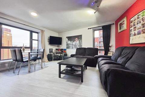 2 bedroom flat for sale, Baltic Quay, Quayside, Gateshead, NE8