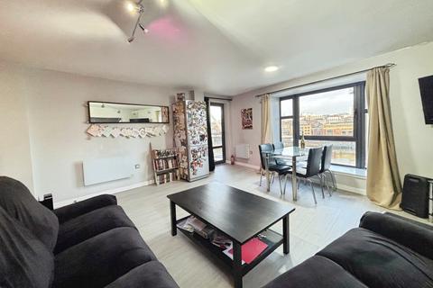 2 bedroom flat for sale, Baltic Quay, Quayside, Gateshead, NE8