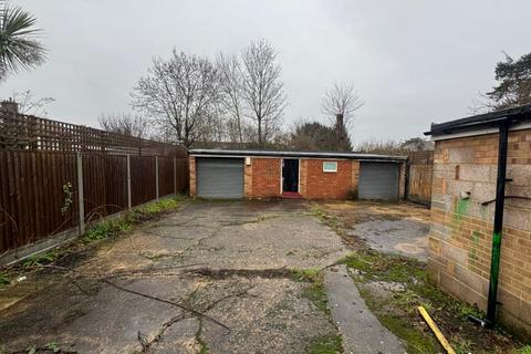 undefined, 27 Elthorne Road, Uxbridge UB8