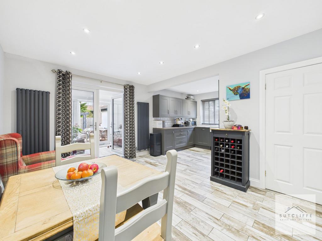 Kitchen/Dining