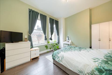 2 bedroom flat for sale, Sheringham Road, London N7