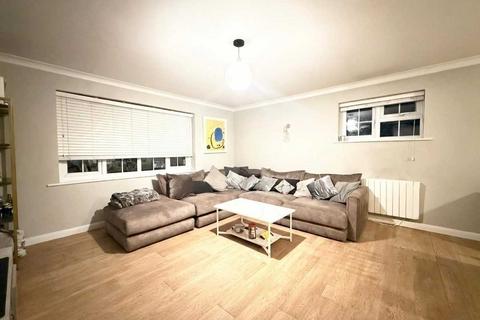 2 bedroom apartment for sale, 18 Foxwood Place, Leigh on Sea SS9
