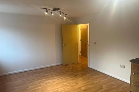 2 bedroom flat to rent, Slade Way, Mitcham, CR4