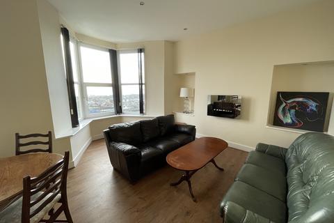 3 bedroom flat to rent, Chaddesley Terrace, Swansea