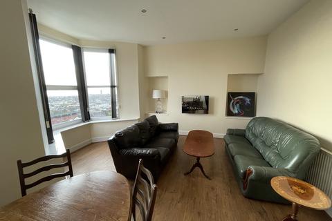 3 bedroom flat to rent, Chaddesley Terrace, Swansea
