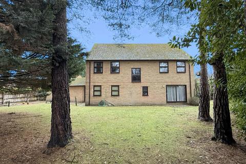 4 bedroom detached house for sale, Davids Lane, Ringwood, BH24 2AW
