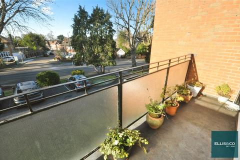 2 bedroom apartment for sale, Dollis Avenue, Finchley, N3