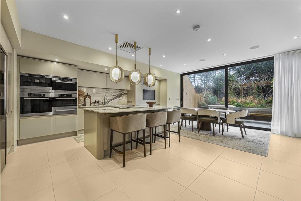 KITCHEN1 (1).jpg