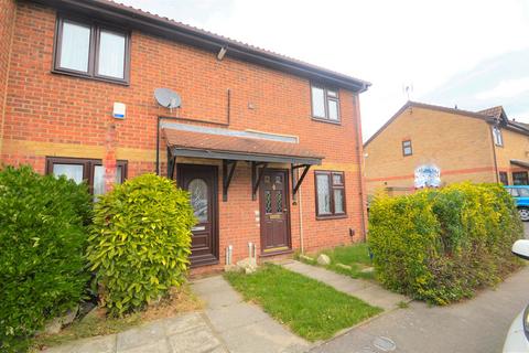 2 bedroom terraced house to rent, Hazelwood Park Close, Chigwell, IG7