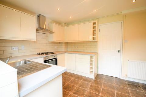 2 bedroom terraced house to rent, Hazelwood Park Close, Chigwell, IG7