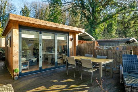 3 bedroom semi-detached house for sale, Town End Street, Surrey GU7