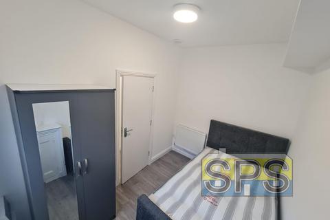 3 bedroom terraced house to rent, Darnley Street, Stoke-on-Trent ST4