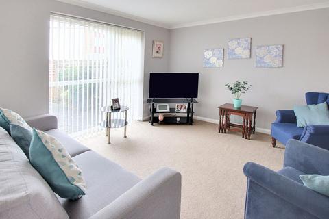 3 bedroom terraced house for sale, The Glade, Shirley