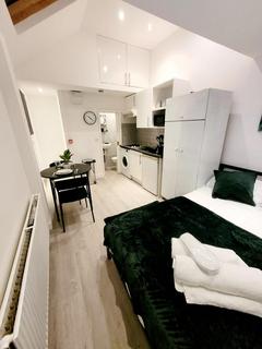 Studio to rent, South Hill Avenue, Harrow HA2