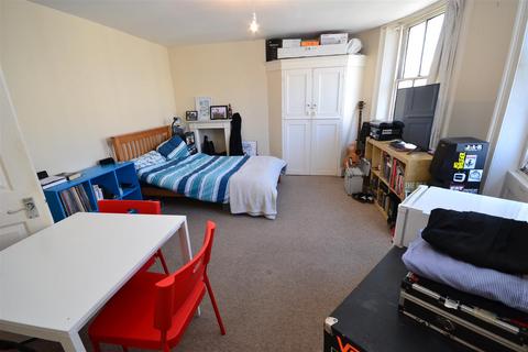 House to rent, Lansdowne Place, Hove