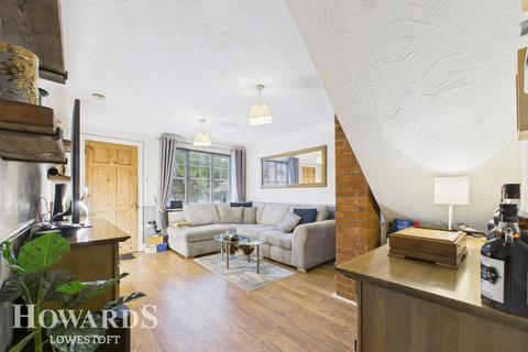 2 bedroom terraced house for sale, Hague Close, Lowestoft