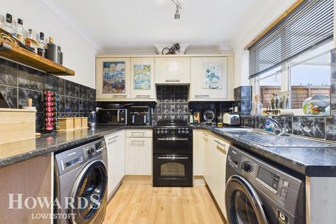 2 bedroom terraced house for sale, Hague Close, Lowestoft