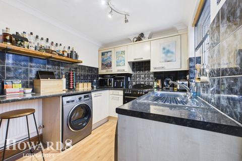 2 bedroom terraced house for sale, Hague Close, Lowestoft