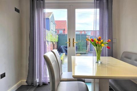 3 bedroom terraced house for sale, Sussex Road, Gorleston