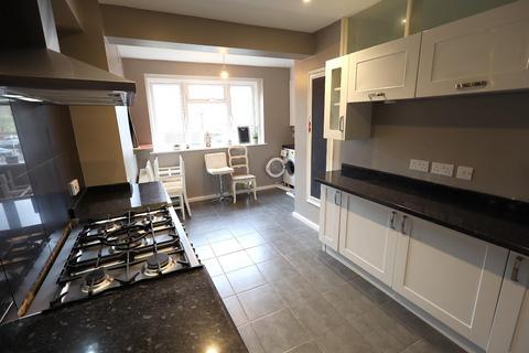 3 bedroom apartment to rent, High Street, Chesham HP5