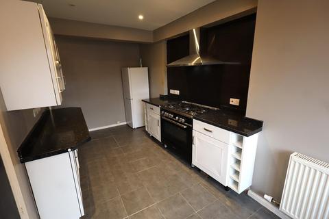 3 bedroom apartment to rent, High Street, Chesham HP5
